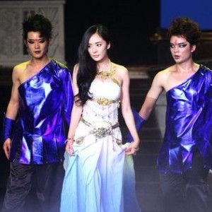 娱乐圈吃瓜一日游,一日吃瓜之旅，带你领略明星幕后生活